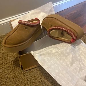 Chestnut Tazz Ugg Platform Slippers Women’s Size 9